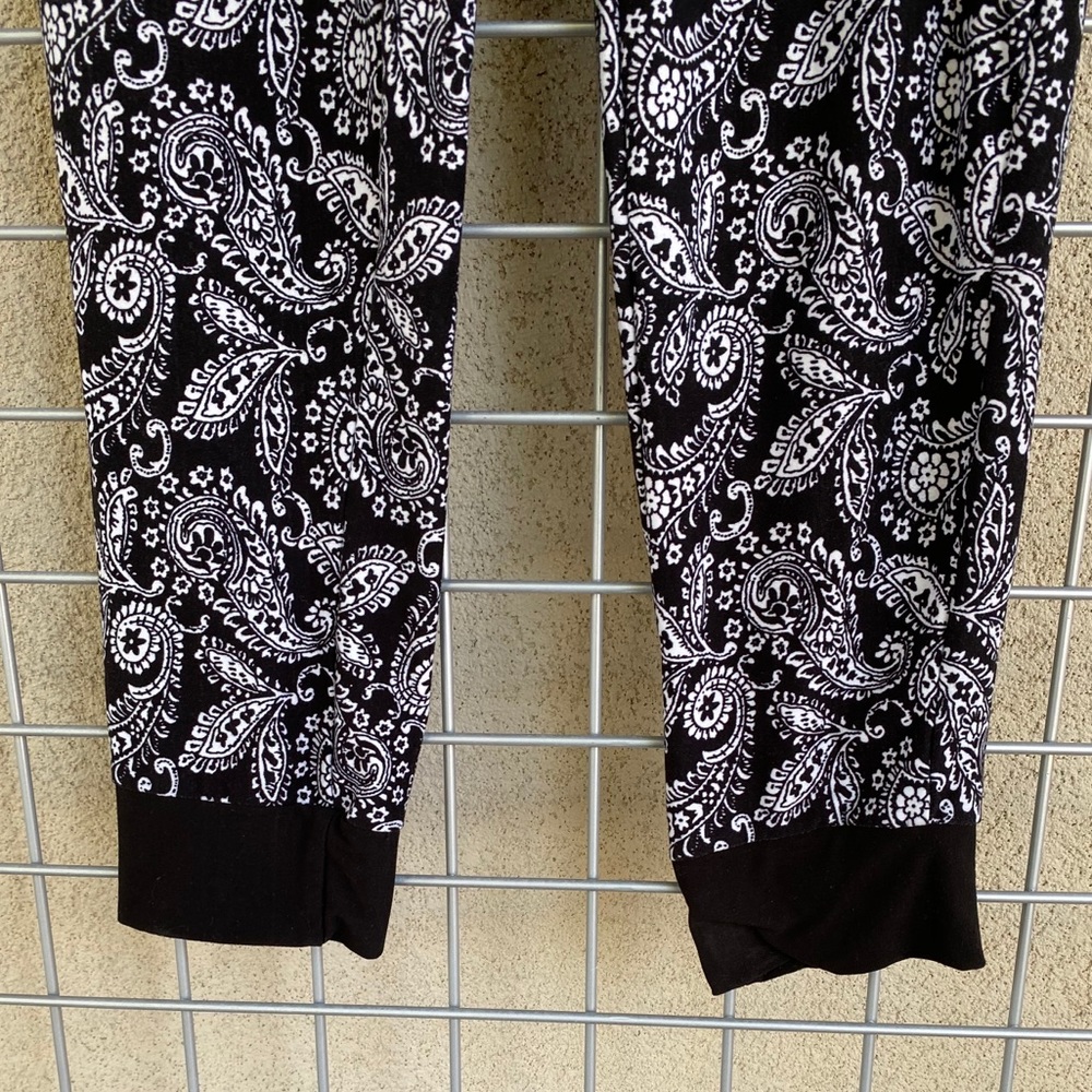 Paisley Print Loose Fit Harem Ankle Casual Pants - Picture 7 of 8